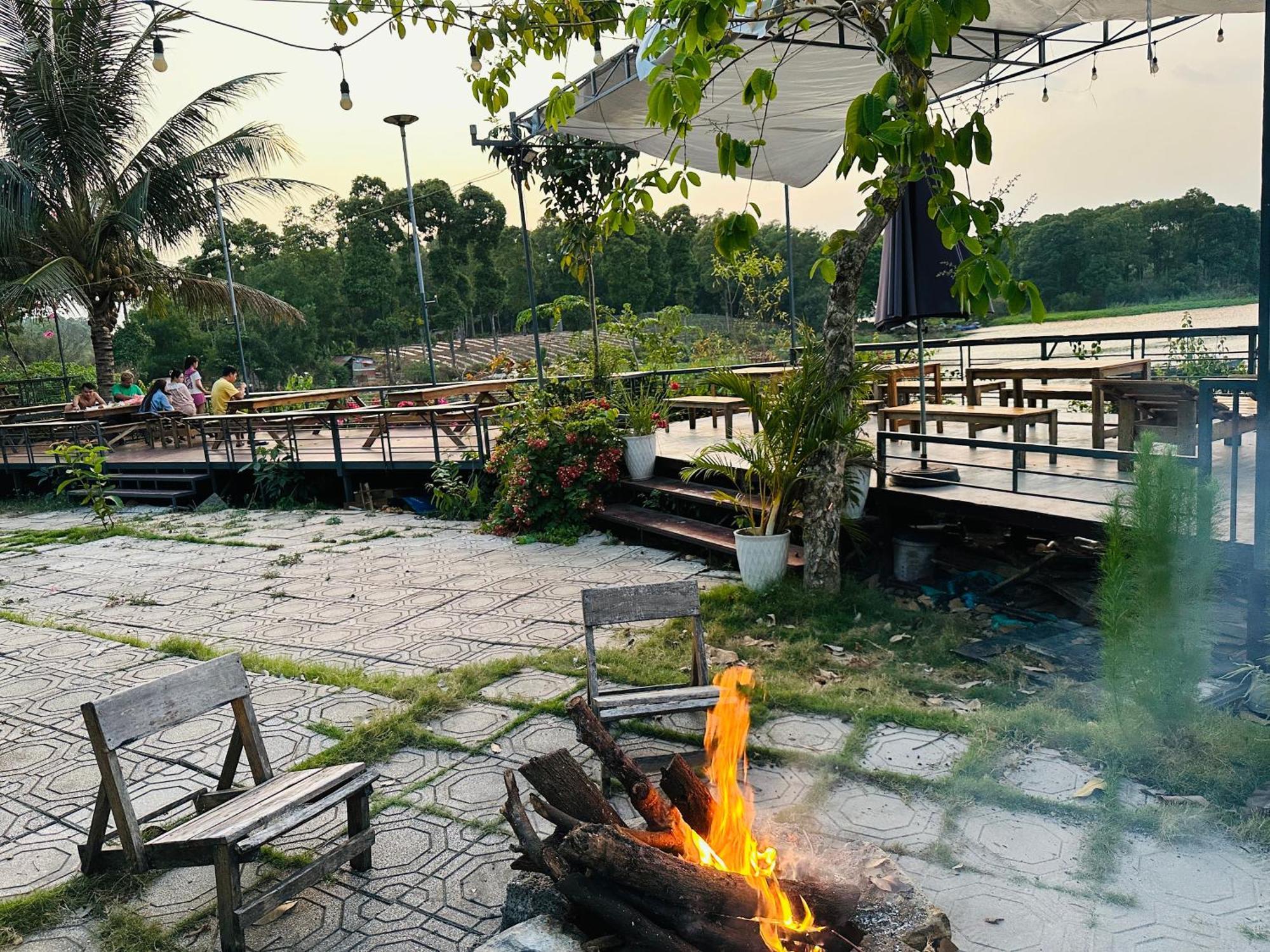 Ben Ho Homestay Xa Gia Tan Ngoại thất bức ảnh